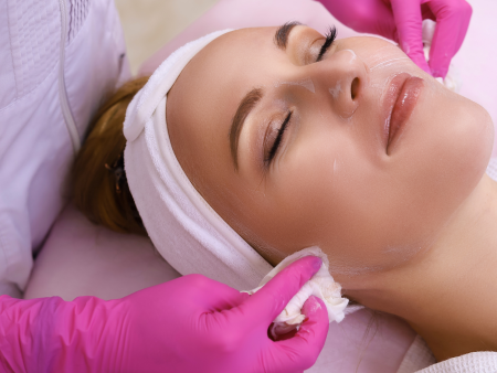 Deep Facial Cleanse+ Eyebrow Waxing | 3 Services Hot on Sale